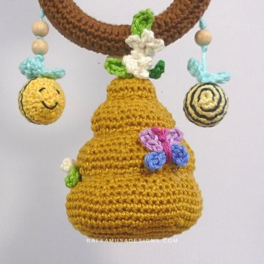 Beehive Baby Rattle - Free Crochet Amigurumi Pattern - Raffamusa Designs