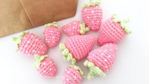 Crochet Amigurumi Strawberry - in 2 Sizes - Raffamusa Designs