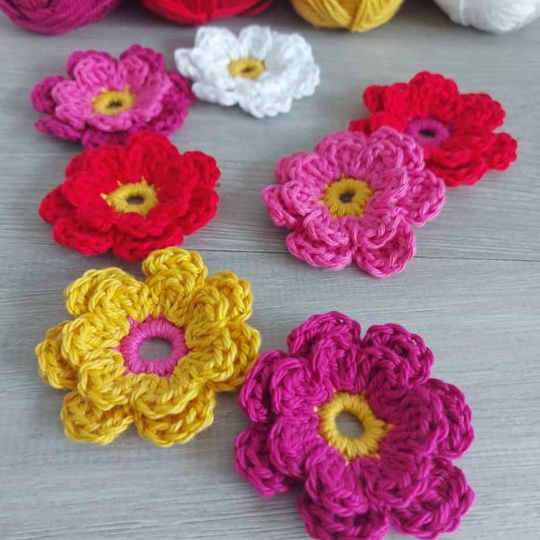 Annie Design Crochet - Two-Layer Flowers