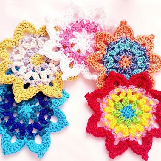 Buttonnose Crochet - Picot Flower