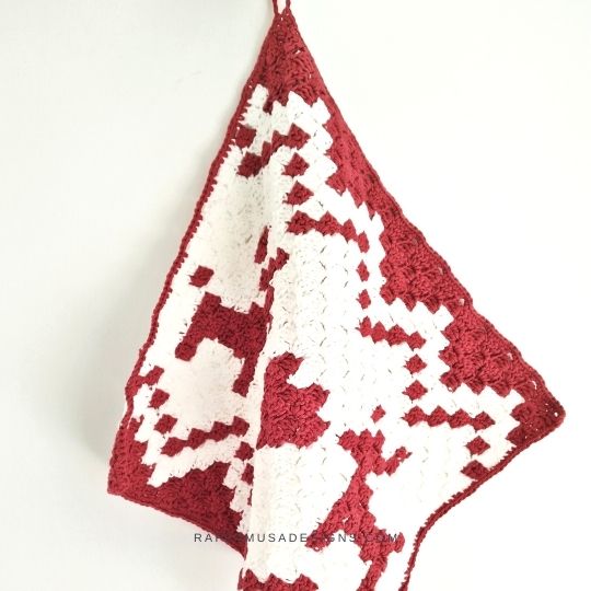 Free Pattern - C2C Crochet Reindeer Dishcloth - Raffamusa Designs