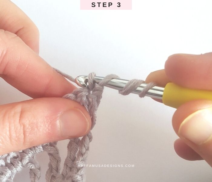 How to Crochet the Ch-less Starting Tr - Free Tutorial - Raffamusa Designs - Step 3