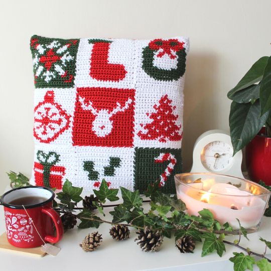 Cozy Christmas Cushion CAL - Blue Star Crochet