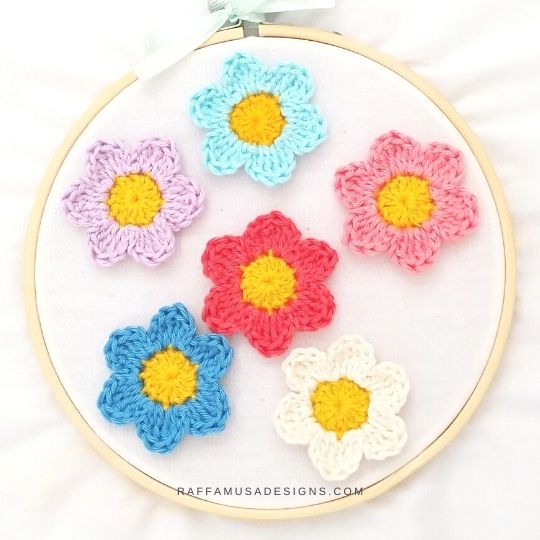 6-Petal Crochet Flower - Raffamusa Designs