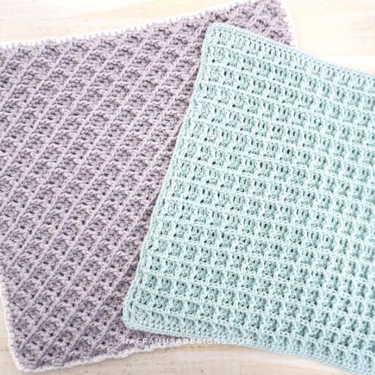 Two crochet squares made with the C2C and the regular waffle stitch - Raffamusa Designs