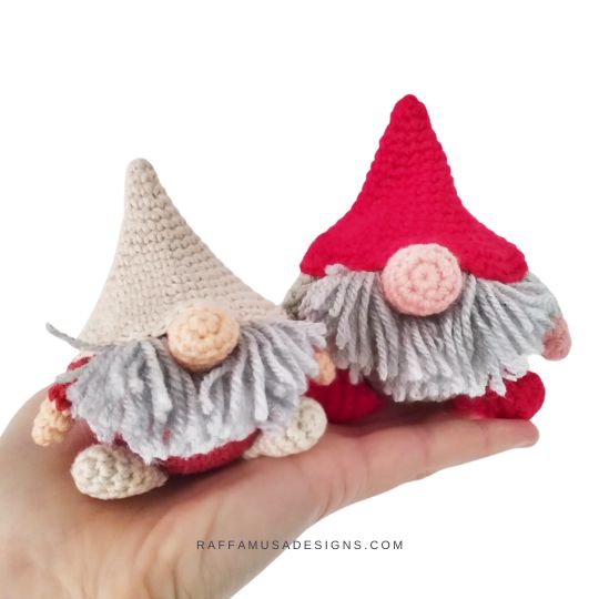 Crochet Christmas Gnome Bauble - Free Pattern - Raffamusa Designs
