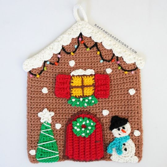 Crochet Gingerbread House Hot Pad - Raffamusa Designs
