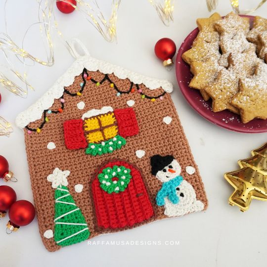 Crochet Gingerbread House Potholder - Raffamusa Designs