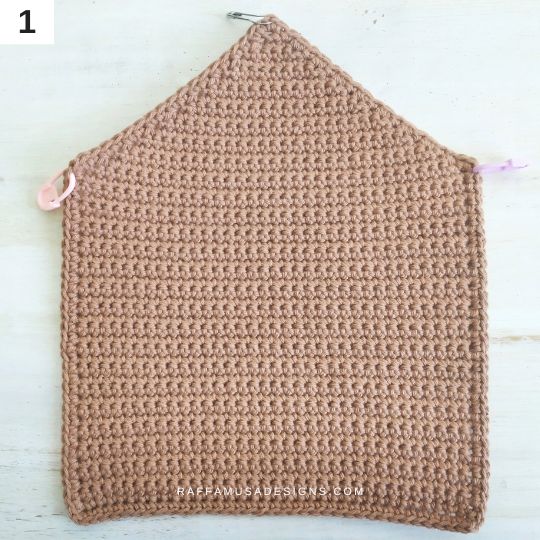 Basic shape of the crochet gingerbread house - Raffamusa Designs