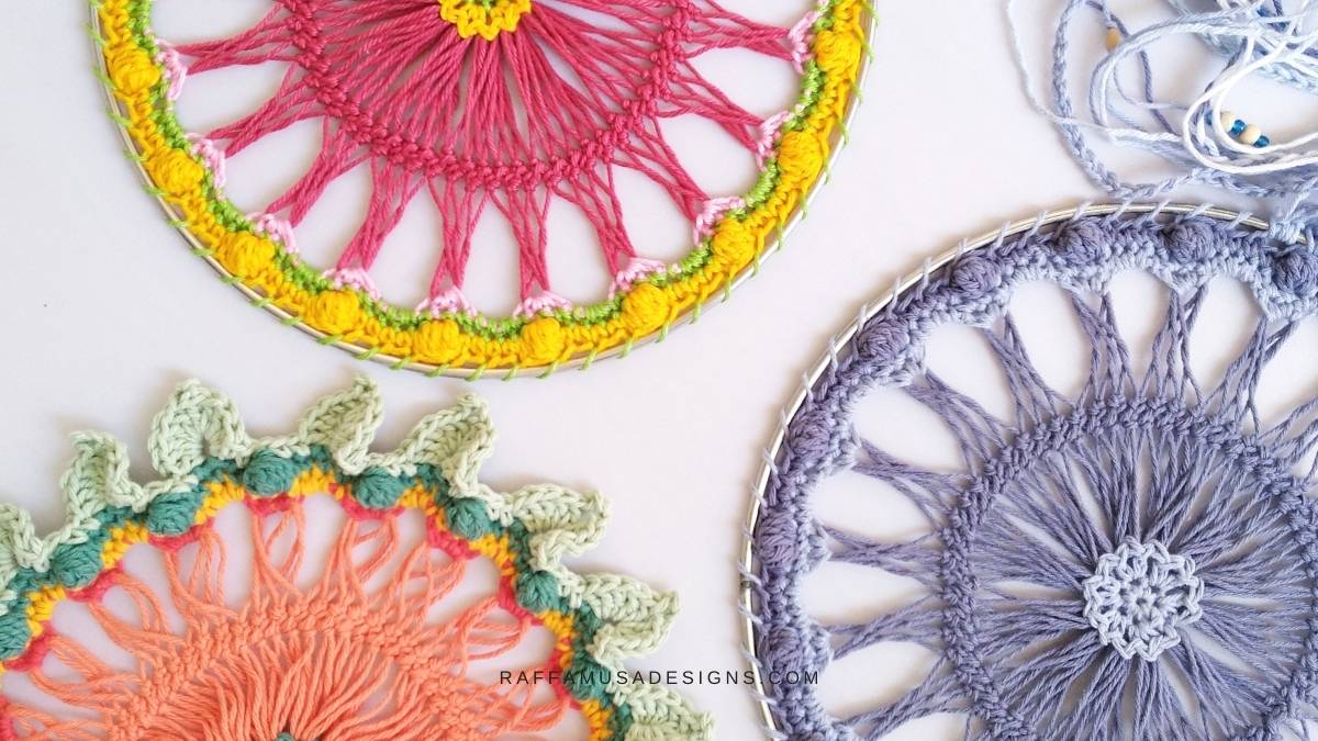 Hairpin Lace Dreamcatcher - Free Crochet Pattern - Raffamusa Designs