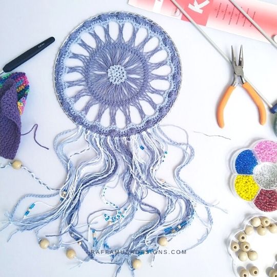 Hairpin Lace Dream Catcher - Free Crochet Pattern - Raffamusa Designs
