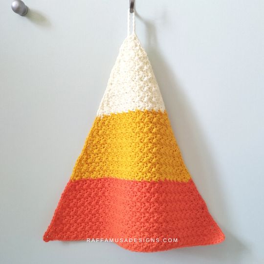 Crochet Candy Corn Dishcloth - Free Halloween Pattern - Raffamusa Designs
