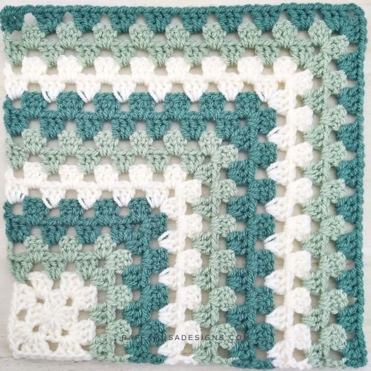 Crochet Mitered Granny Square - Raffamusa Designs