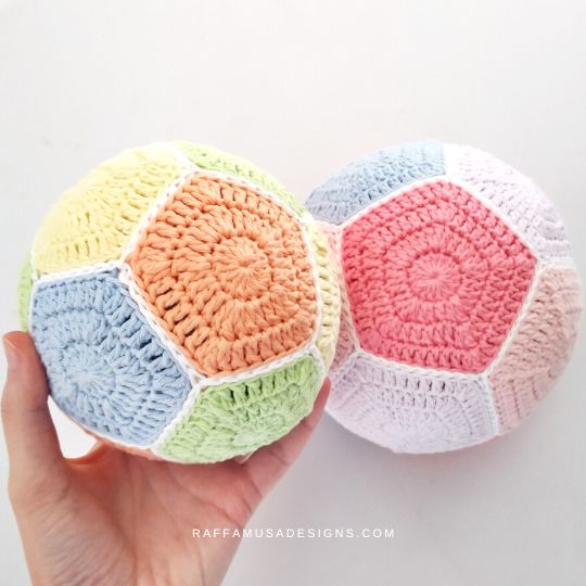 Crochet Pentagon Balls in different Sizes, Small and Large - Raffamusa Designs