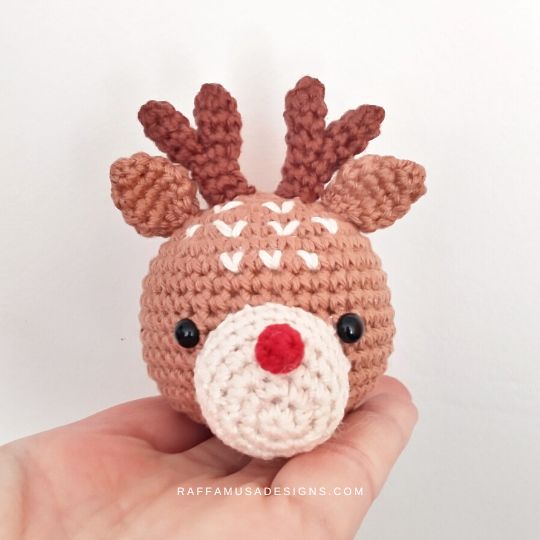 Crochet Reindeer Bauble - Free Pattern - Raffamusa Designs