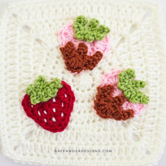 Strawberries Granny Square - Raffamusa Designs