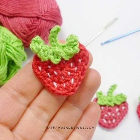 Crochet Strawberry Applique - Free Pattern - Raffamusa Designs