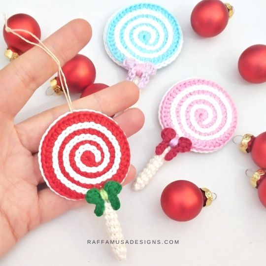 Swirl Lollipop Amigurumi - Christmas Ornament - Raffamusa Designs