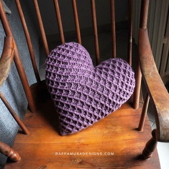 Waffle Stitch Heart Pillow - Free Crochet Pattern - Raffamusa Designs