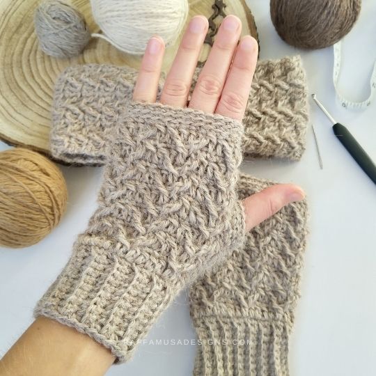 Crochet Hygge Arrow Fingerless Gloves - Raffamusa Designs