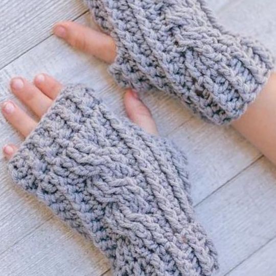 Eye Love Knots - Cabled Fingerless Gloves