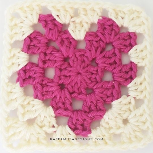 Heart Granny Square - Free Crochet Pattern - Raffamusa Designs