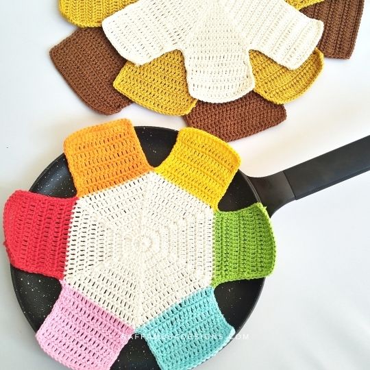 Rainbow Crochet Pan Protector - Free Pattern - Raffamusa Designs