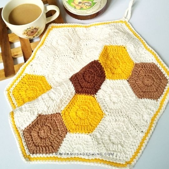 Crochet Hexagon Honeycomb Dishcloth - Raffamusa Designs