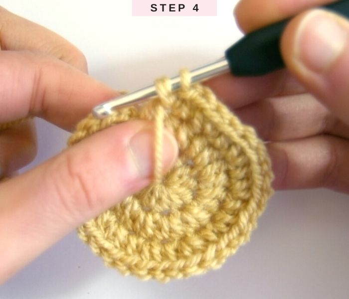 Loop Half Double Crochet Tutorial  - Step 4 - Raffamusa Designs