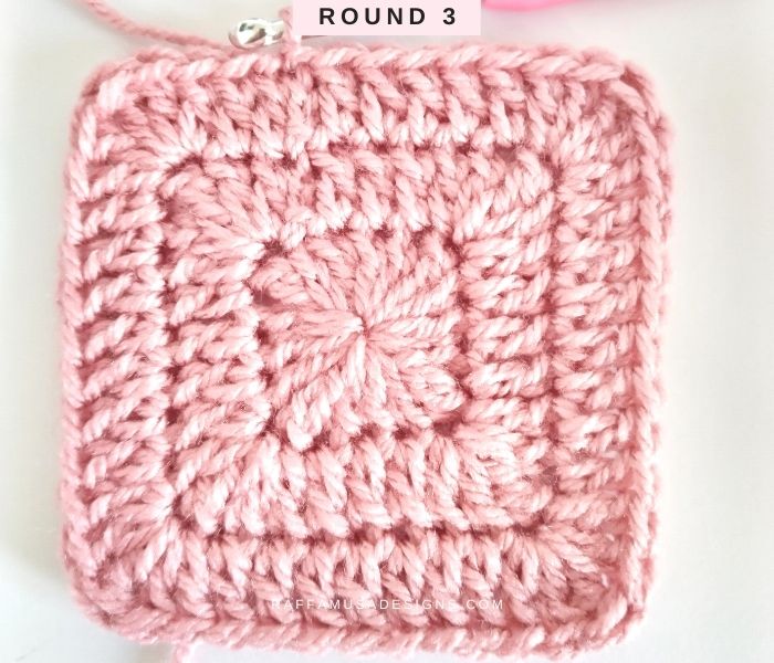 Crochet Solid Square - No Gaps - Round 3 - Raffamusa Designs