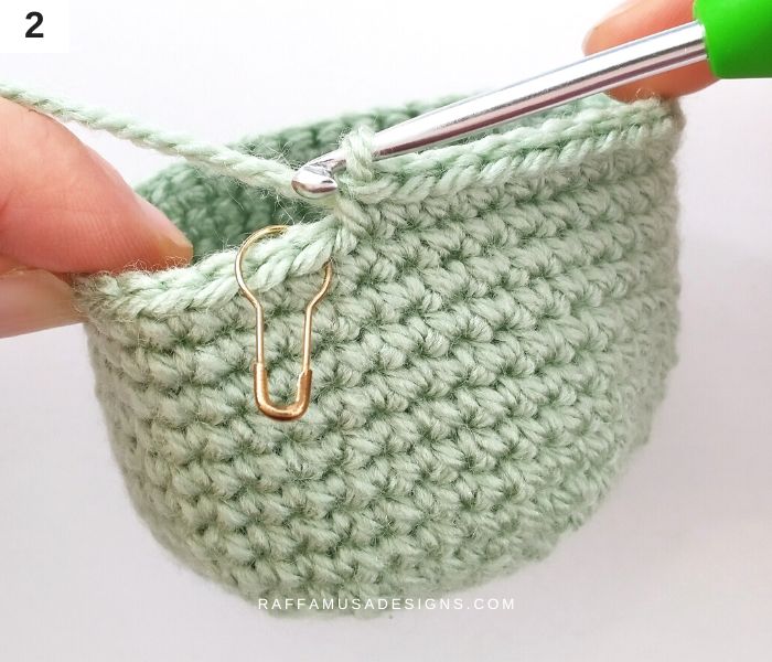 How to Crochet a Perfect Amigurumi Ball - 2 - Raffamusa Designs