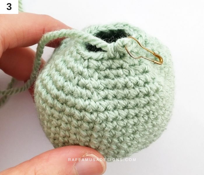 How to Crochet a Perfect Amigurumi Ball - 3 - Raffamusa Designs