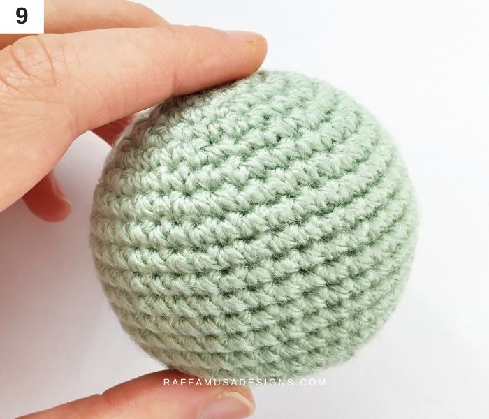 How to Crochet a Perfect Amigurumi Ball - 9 - Raffamusa Designs