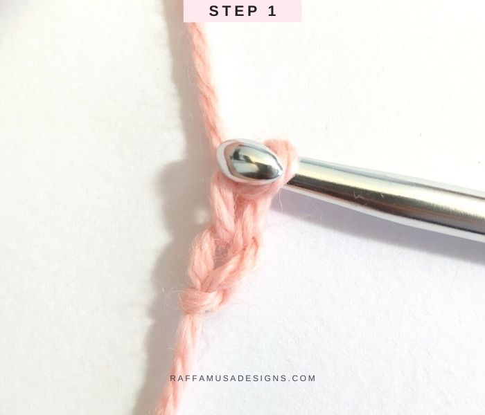 How to Crochet the Foundation Double Crochet - Step-by-Step Tutorial - Raffamusa Designs - Step 1