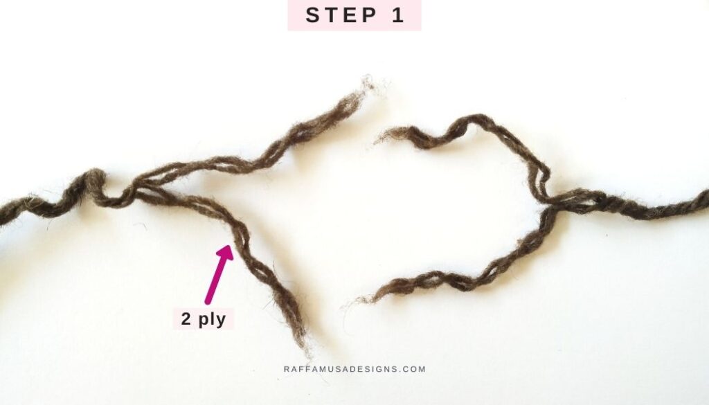How to Join Yarn Ends by Felting - Spit Splicing Tutorial - Step 1 - Raffamusa Designs