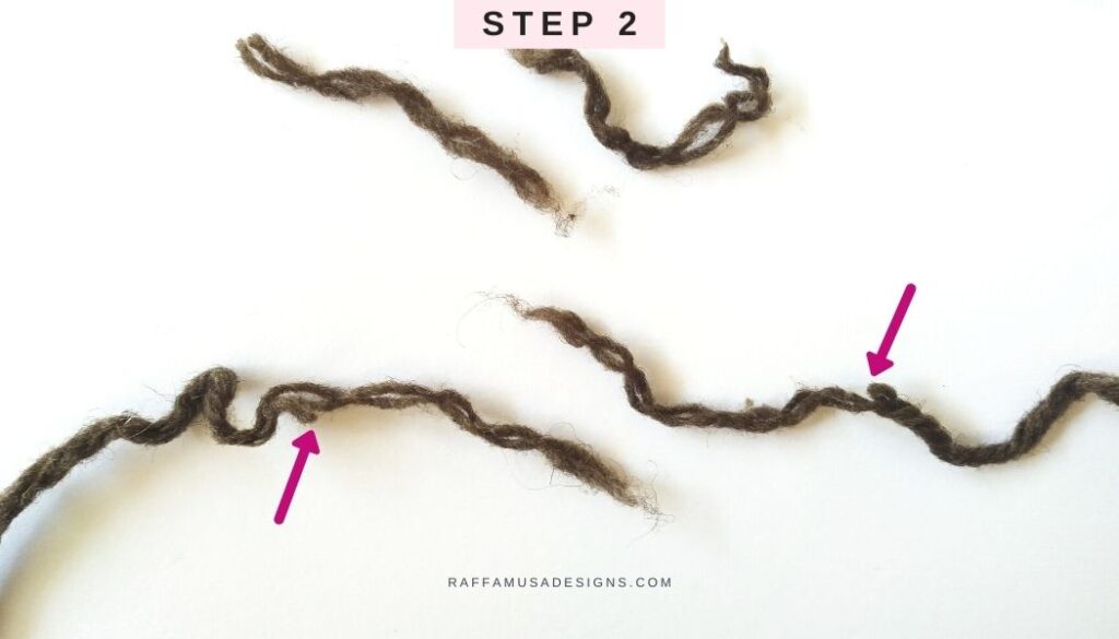 How to Join Yarn Ends by Felting - Spit Splicing Tutorial - Step 2 - Raffamusa Designs