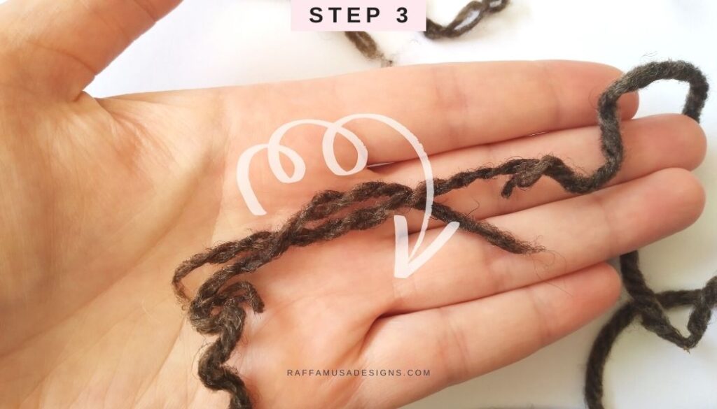 How to Join Yarn Ends by Felting - Spit Splicing Tutorial - Step 3 - Raffamusa Designs