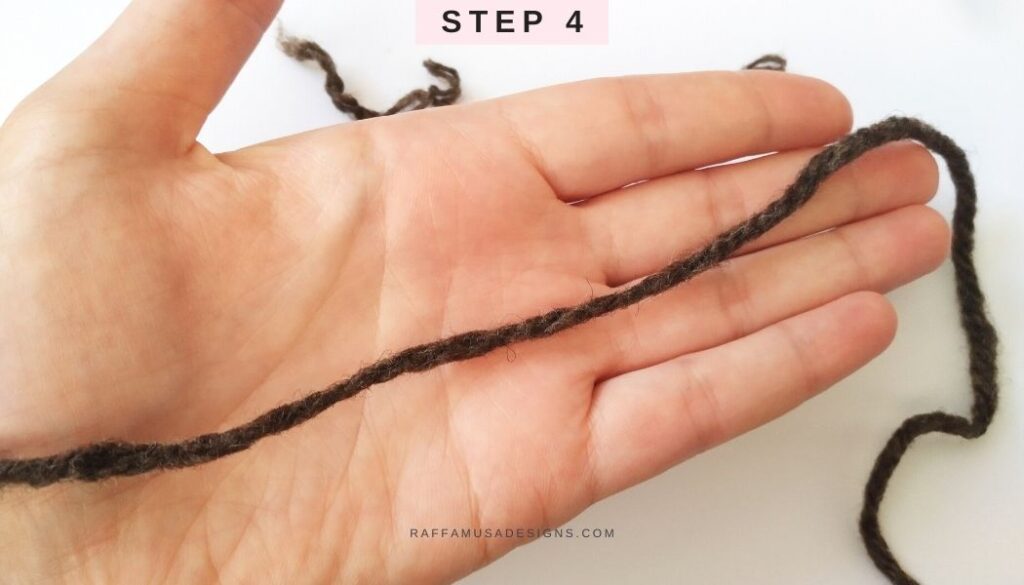 How to Join Yarn Ends by Felting - Spit Splicing Tutorial - Step 4 - Raffamusa Designs