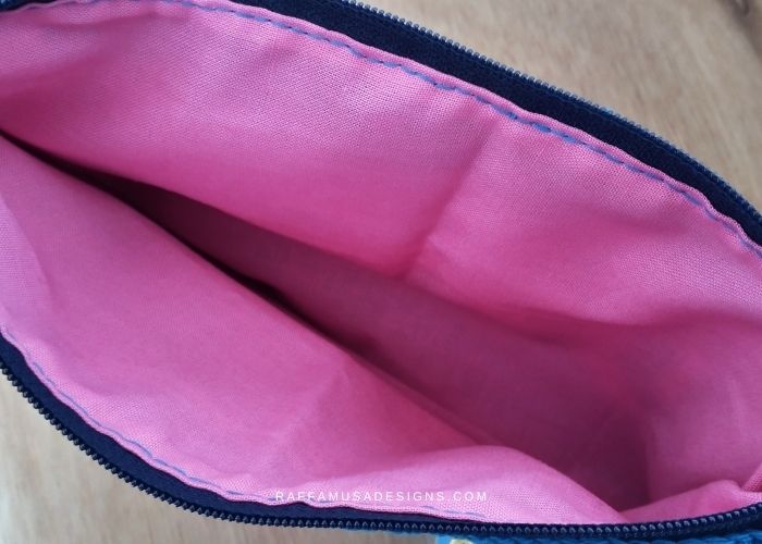 Your lined zipper pouch is complete - Raffamusa Designs