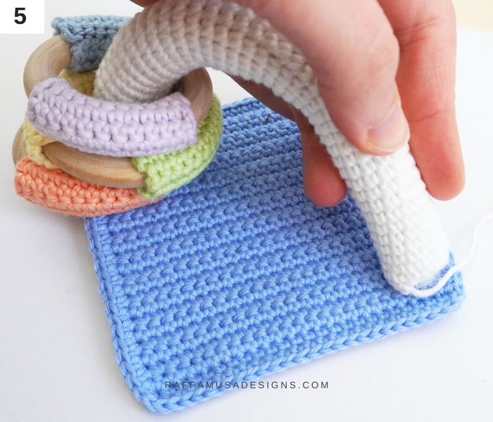 Crochet Rainbow Handle - Assembly - Raffamusa Designs