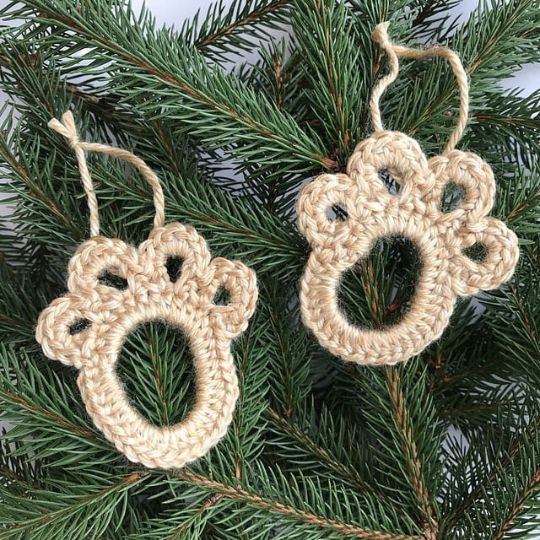 Simply Hooked by Janet - Paw Print Christmas Tree Ornaments