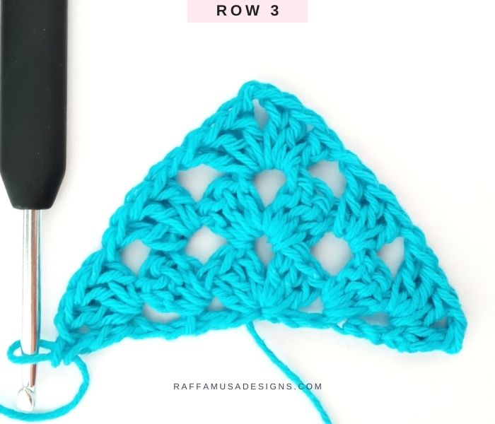 How to Crochet a Half Granny Square Triangle - Row 3 - Raffamusa Designs