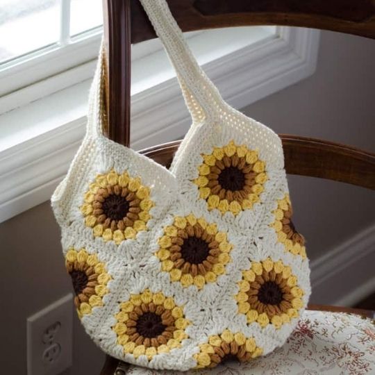 Sunflower Granny Square Bag by Crochet 365 Knit Too