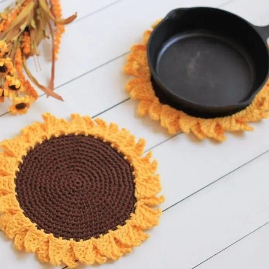 Sunflower Pot Holder by Nana's Crafty Home