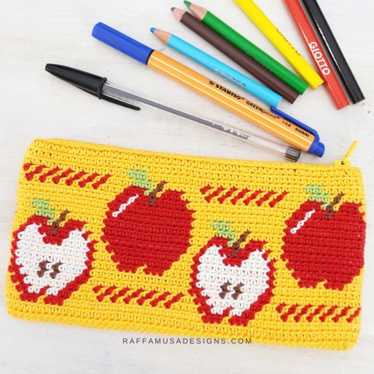 Free Tapestry Crochet Pattern - Apple Pencil Case - Raffamusa Designs