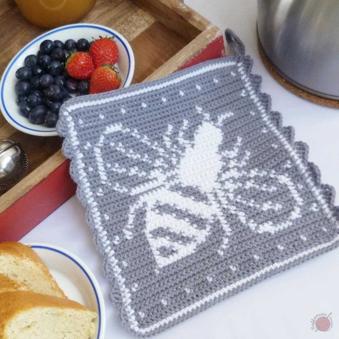 Tapestry Crochet Bee Potholder