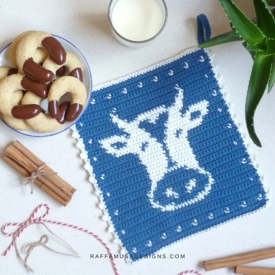 Tapestry Crochet Cow Potholder - Free Crochet Pattern - Raffamusa Designs