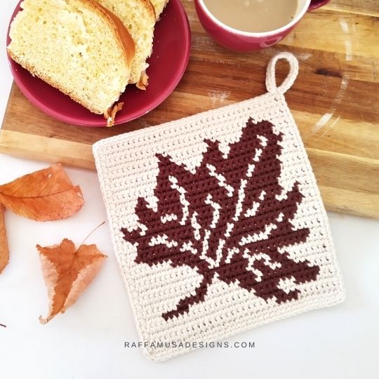 Maple Leaf Potholder - Free Tapestry Crochet Pattern - Raffamusa Designs