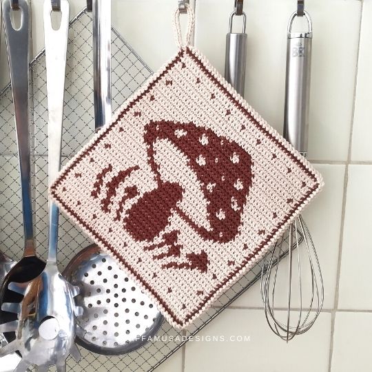 Mushroom Potholder - Free Tapestry Crochet Pattern - Raffamusa Designs