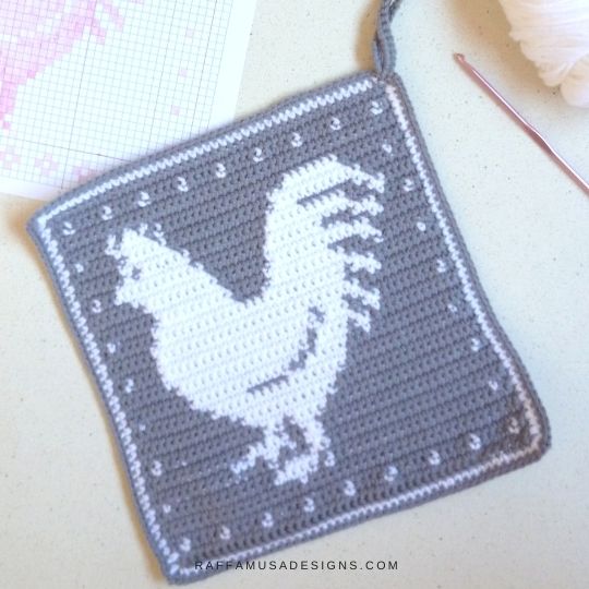 Tapestry Crochet Rooster Potholder - Free Crochet Pattern - Raffamusa Designs